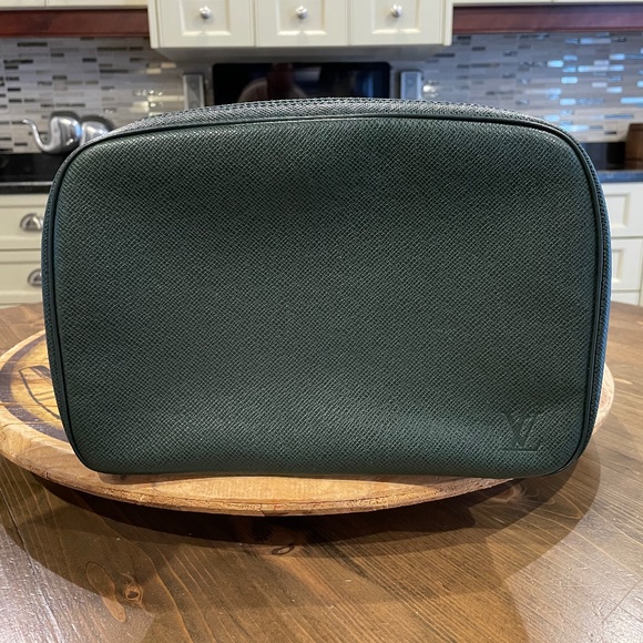 SOLD to Collector in Victoria!! Louis Vuitton Taiga Trousse Toilette Bagp - Picture 2 of 11